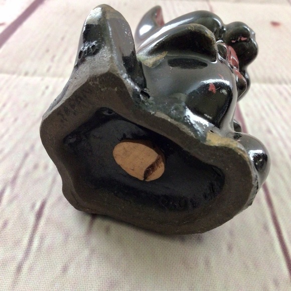 Vintage Hand Painted Redware Bunny Rabbit Salt and Pepper Shaker Pair - Japan - Picture 9 of 9